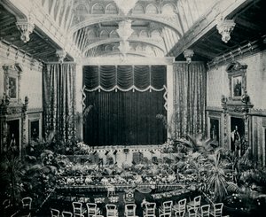 Der Waterloo-Saal, Windsor Castle, als Theater für die Staatsspiele von 1891 eingerichtet, ca. 1891, 1901 von Eyre and Spottiswoode