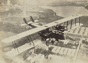 Flugzeug über Washington D.C. von Fedele Azari