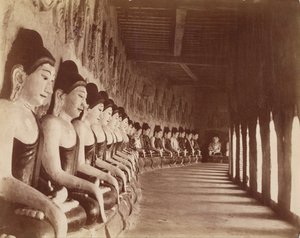 Die neunundvierzig Gautamas im Sagaing-Tempel