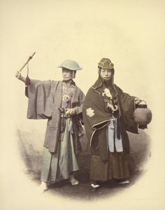 Yakonins in Feuergarderobe