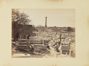Pompeius-Säule und Friedhof von Félix Bonfils