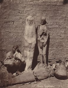 Ägyptische Mumien, ca. 1870 von Félix Bonfils
