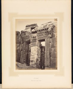 Syrien: Tor des Jupiter-Tempels in Baalbek von Félix Bonfils