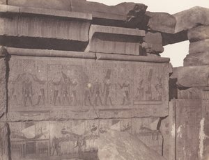 Karnak Theben, Palast - Granitkonstruktion - Skulptierte Dekoration..., 1851-52, gedruckt 1853-54 von Félix Teynard