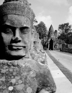 Statue auf der Zugangsstraße in Angkor Thom, Kambodscha