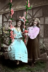 Zena 1887-1975 und Phyllis 1890-1975 Dare, englische Schauspielerinnen von Foulsham and Banfield