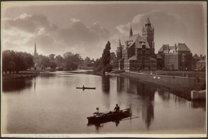 Stratford on Avon. Das Denkmal von der Brücke