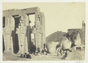 Osiride-Säulen und großer gefallener Koloss im Memnonium, Theben von Francis Frith