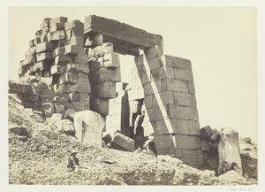 Der Granitpylon, Theben