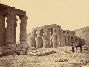Das Ramesseum von El-Kurney, Theben, Zweite Ansicht von Francis Frith