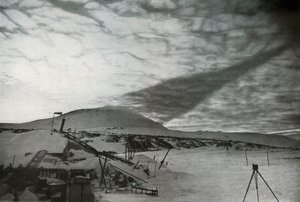 Der Schatten des Mount Erebus auf den Wolken, September 1911