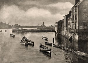 Blick auf den Hafen, Whitby, North Yorkshire von Frank Meadow Sutcliffe