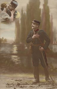 Ein Soldat stellt sich vor, wie er und seine Liebe sich küssen