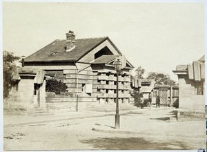 Barriere des Fourneaux Vaugirard in „Les Barrières de Paris“ Fotografien von Gouviot von French Photographer