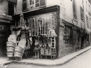 Korbgeschäft, Paris (s/w Foto) von French Photographer