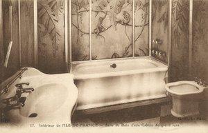 Badezimmer einer Luxuskabine an Bord des französischen Ozeandampfers Ile de France