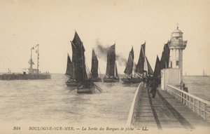 Boulogne-sur-Mer, Le Sortie des Barques de pêche von French Photographer