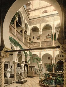 Eingangshalle, Museum der Antiken, Algier, veröffentlicht um 1900 von French Photographer