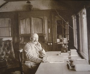 General Pétain in seinem Eisenbahnwagen-Salon-Hauptquartier während der Schlacht von Verdun, Februar-Dezember 1916 (s/w Foto)