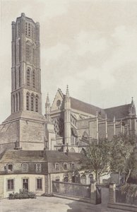 Limoges, Kathedrale St-Etienne, Glockenturm und Südfassade (Ansicht vom Innenhof des Bischofssitzes) von French Photographer