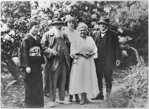 Madame Kuroki, Claude Monet (1840-1926), Alice Butler (1894-1949), Blanche Hoschede-Monet und Georges Clemenceau (1841-1929) im Garten von Giverny