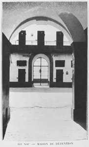 Neukaledonien, Insel Nou, Haus der Haft, aus La Depeche Coloniale, 1903 von French Photographer