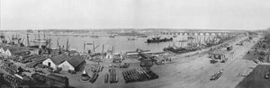 Panorama der Reede und der Brücke von Bordeaux, Ansicht von der Zollstation (s/w Foto) von French Photographer