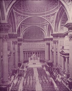 Paris: Inneres der Kirche der Madeleine von French Photographer