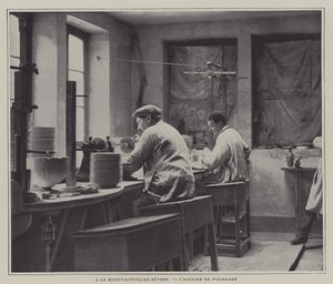 Polierwerkstatt in der Porzellanmanufaktur Sevres, Frankreich