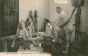 Postkarte eines Mannes, der im Thermalbad von Aix les Bains massiert wird, gesendet im Jahr 1913 von French Photographer