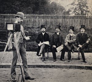 Szene aus dem Leben eines Fotografen, „der Fotograf fotografiert“. Fotografie, späte 19. Jahrhundert, Paris. Sammlung Selva.