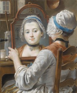 Ein Mädchen mit Haube, das sich im Spiegel betrachtet, mit einer Chocolatière und einer Tasse auf dem Tisch, ca. 1750
