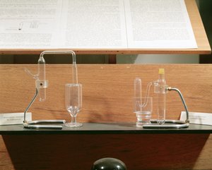 Gerät verwendet von Jean Frédéric (1900-58) und Irène Joliot-Curie (1897-1956) zur Entdeckung der künstlichen Radioaktivität, ca. 1934 von French School