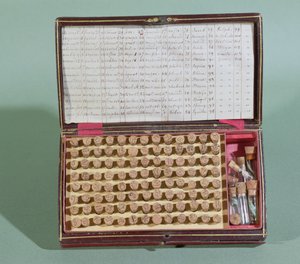 Homöopathischer Medizinkoffer, 2. Hälfte des 19. Jahrhunderts von French School