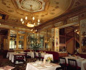 Innenansicht des Restaurants „Le Grand Vefour“ in den Gärten des Palais Royal, 18. Jahrhundert von French School