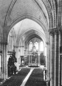 Innenansicht des Kirchenschiffs und des Chors, ca. 1150-1250
