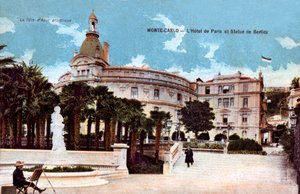 Monte-Carlo, Hotel de Paris und Statue von Berlioz - kolorierte Postkarte Anfang des zwanzigsten Jahrhunderts