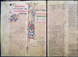 Historiierte Initiale H mit einem Zentaur und historiierte Initiale I mit dem Adler des Hl. Johannes, der den Ketzer Arius zum Schweigen bringt, aus dem Evangelium des Hl. Johannes, Bibel von St. Etienne