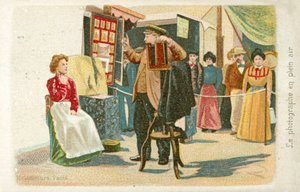 Fotograf arbeitet im Freien (Chromolitho) von French School
