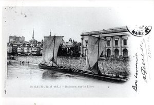 Postkarte, die Lastkähne auf der Loire in Saumur, Frankreich, vor 1914 zeigt von French School