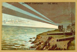 Suchscheinwerfer einer Küstenbatterie beleuchten eine Flotte von Kriegsschiffen, Spanisch-Amerikanischer Krieg