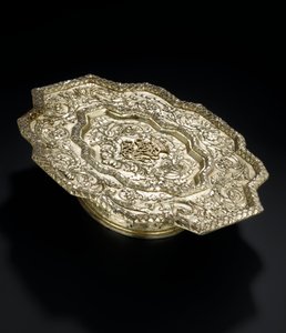 Silbervergoldeter Teller aus dem Lennoxlove-Toilettenset, im Besitz von Frances Teresa Stewart, Herzogin von Richmond und Lennox: Französisch, Paris, 1666 - 1667 von French School