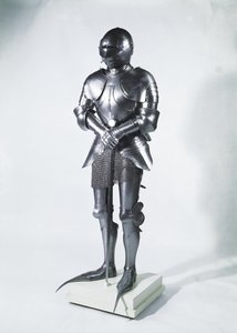 Rüstung mit Schnabelschuhen, ca. 1480