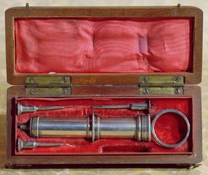 Spritze erfunden von Charles-Gabriel Pravaz (1791-1853) im Jahr 1853 von French School