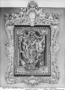 Wandteppich mit dem Wappen der französischen Königsfamilie mit einem Rahmen von Ludwig XIV. von French School
