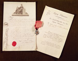 Die Dokumente und Medaille von Francois Becherels Ernennung zum Ritter der Ehrenlegion am 17. Juli 1802