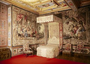 Das königliche Schlafzimmer mit Gobelins-Tapisserien nach Simon Vouet (1590-1649)