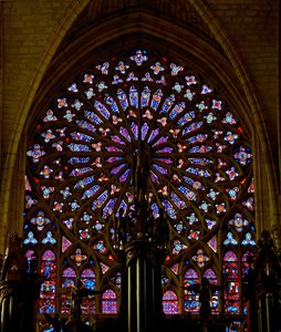 Das südliche Rosettenfenster in der Kathedrale Saint Gatien, Tours von French School
