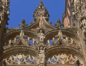 Maßwerk über dem Südtor