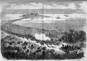 Einheit Italiens - Expedition der Tausend oder Rothemden - Schlacht von Milazzo (Sizilien), 20. Juli 1860: Blick auf die Stadt und die Festung von Milazzo von den Liparischen Inseln während der Schlacht zwischen den Tausend von Giuseppe Garibaldi und der A